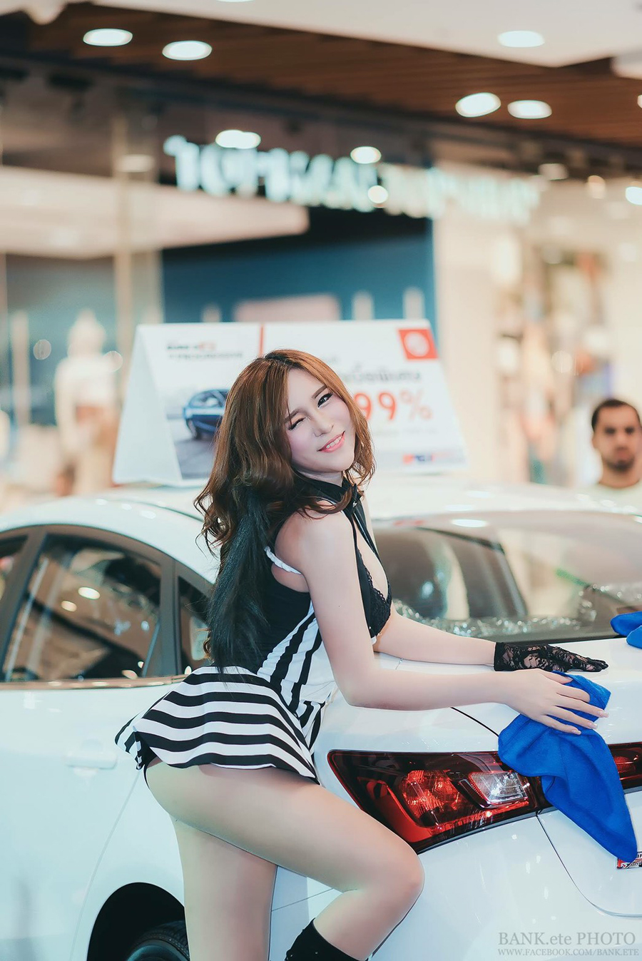 สองพริตตี้คู่ซี้ ฟ้า - นุ๊กซี่ โชว์สเต็ปแดนซ์กระจาย เพลงที่มันมีงู