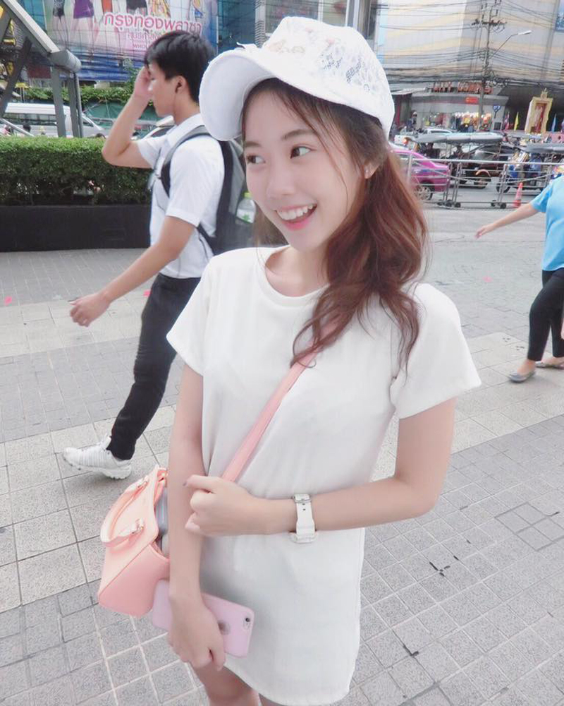 สาวน้อยหน้าหวาน ไข่มุก นิลาวัลย์ มาพร้อมรอยยิ้มน่ารักๆ จนคุณไม่สามารถต้านทานได้