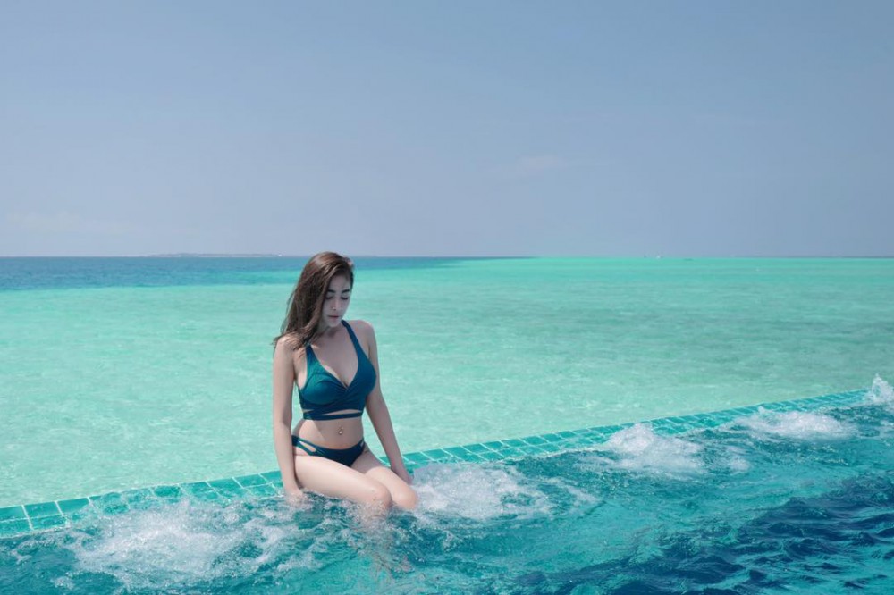 ทะเลเดือดที่มัลดีฟส์!! โบกิ ภาสินี อวดความเซ็กซี่แบบจัดเต็มในบิกินี่สุดร้อนแรง
