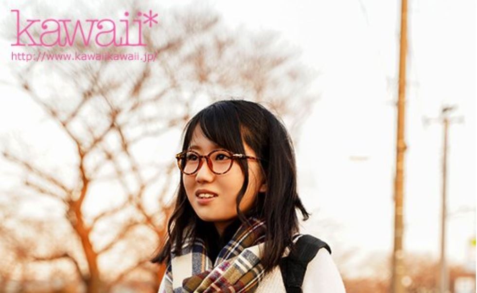 หนังAV CAWD-098 Horikoshi-Mina 天然アニメ声人見知りで読書好き 富山の自然が育んだ敏感美乳メガネ女子1本限りのAV体験