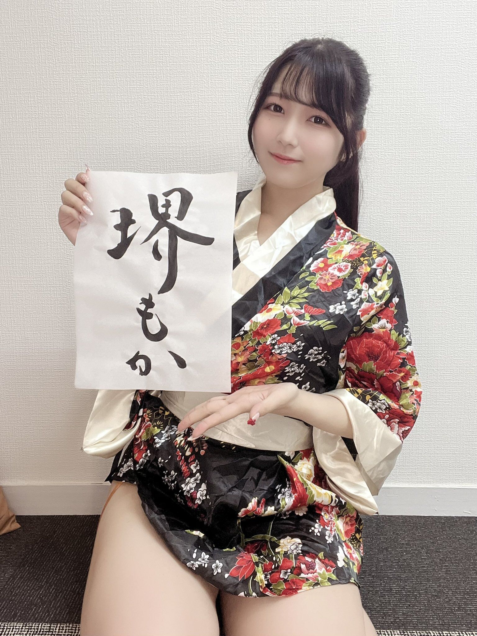 ผู้หญิงที่มีทักษะด้านการเขียนพู่กัน (Shodō) จะทำให้คนอยากดูหนัง AV ของเธอไหม? คำตอบก็คือ "ใช่" อยู่แล้วค่ะ สาเหตุหลัก ๆ มาจากพื้นฐานการเติบโตของผู้ชายญี่ปุ่น ที่ช่วงวัยเรียนทุกคนต่างมีกิจกรรมชมรม เช่น ชมรมวิ่ง陸上部, ชมรมยิงธน弓道部 และชมรมเขียนพู่กัน書道部ของ Sakai Moka ก็เป็นแบบเดียวกัน