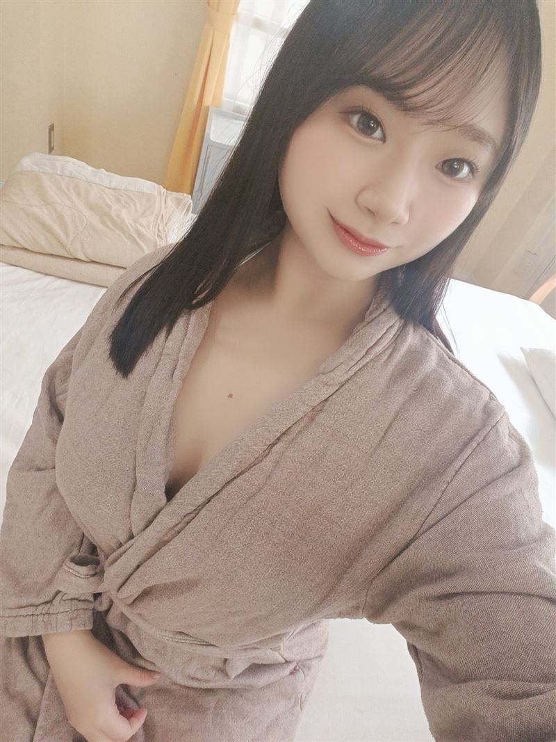 ดารา AV หน้าใหม่ Shiratama ทั้งนมใหญ่และรอยยิ้มเป็นมิตร คืออาวุธสำคัญของเธอ